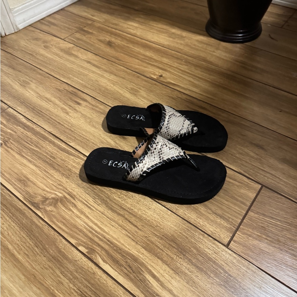 Ecsa brand women's very lightweight sandals size 7